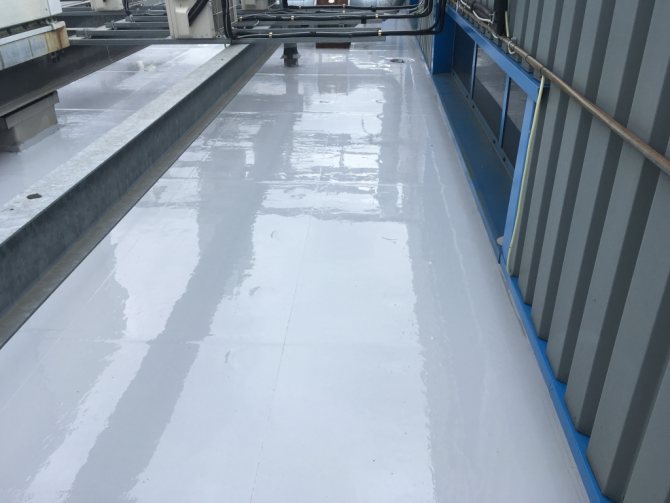 Le béton imprégné de cristaux de verre liquide résiste à des contraintes mécaniques accrues