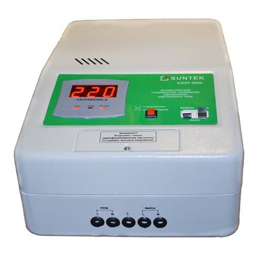 Lutte contre les surtensions: stabilisateur de tension 220 V pour la maison