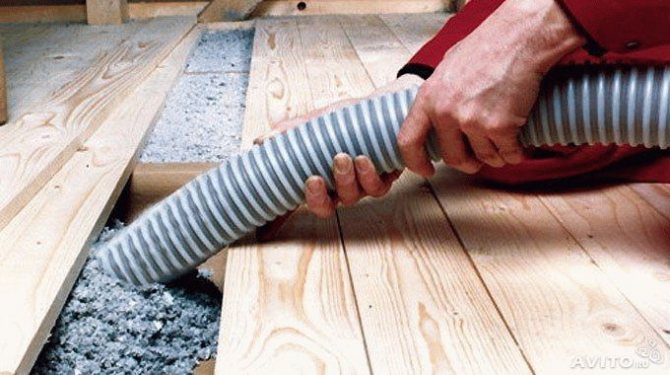 Comment fixer l'isolant au plafond