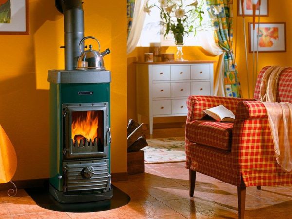 Pour mieux chauffer un chalet d'été en hiver: chauffer une maison de campagne en hiver est économique
