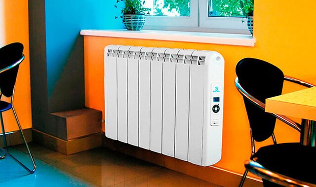 quel est le chauffage par le sol ou les batteries moins chers