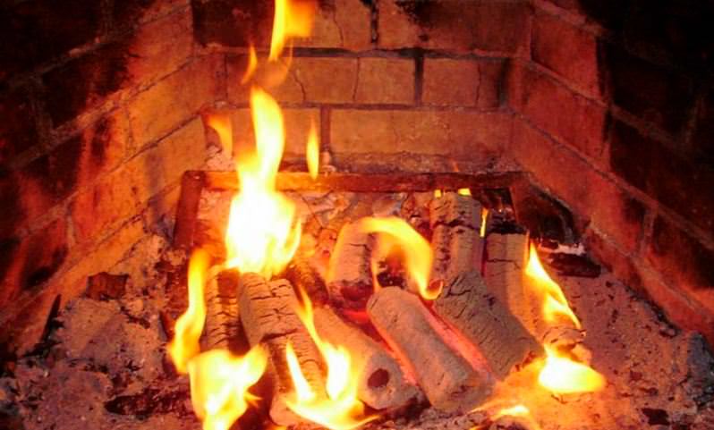 Brûler des briquettes au four