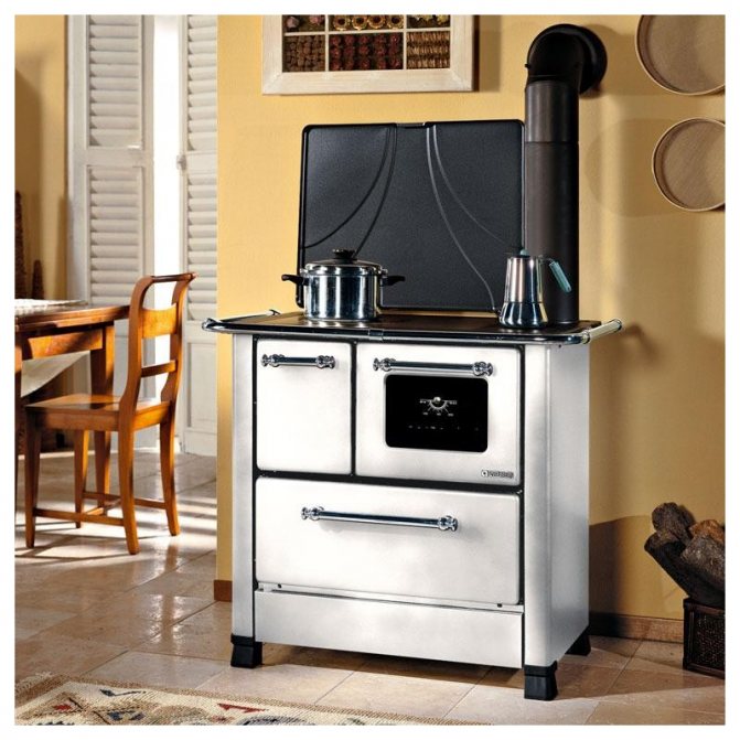Cuisinière à bois en acier