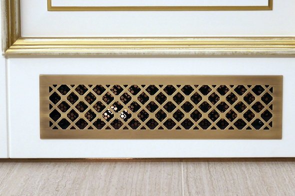 porte avec grille de ventilation