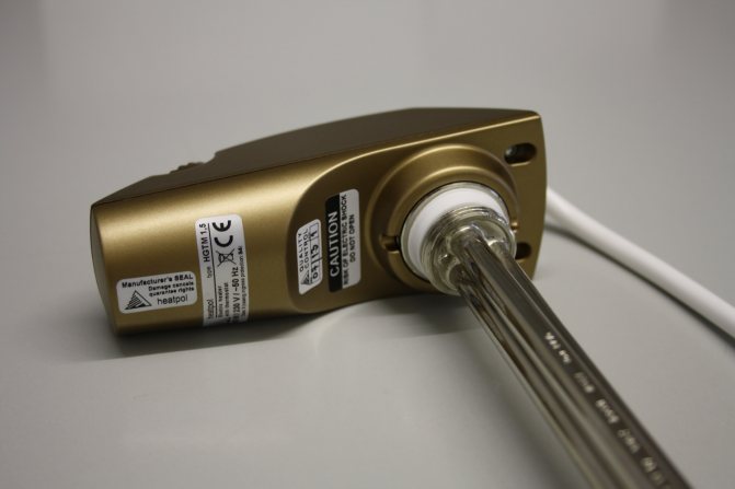 Élément chauffant électrique pour radiateur de chauffage