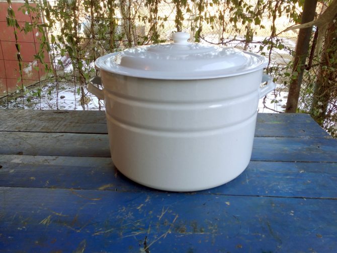 Pot en émail 40 litres