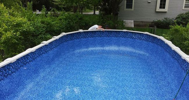 Si la piscine est à l'extérieur, il est nécessaire de faire une imperméabilisation interne et externe