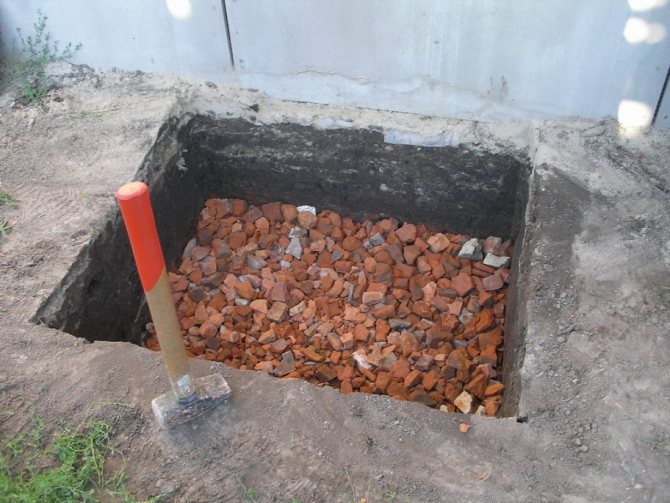 Fondation du four à briques: colonnaire, béton armé
