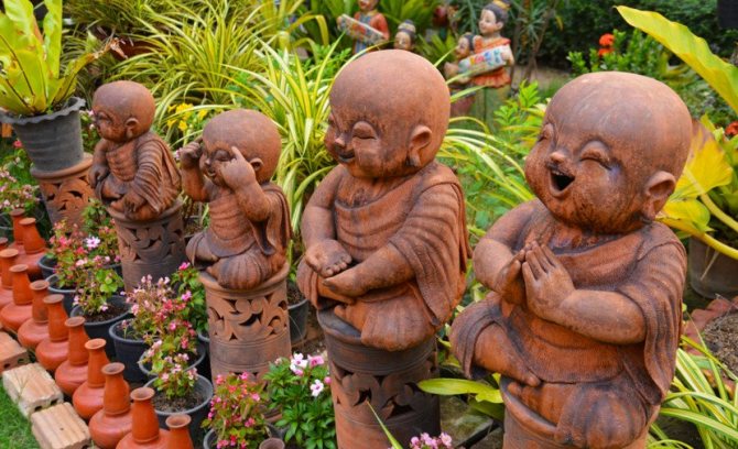 Figurines d'argile pour le jardin