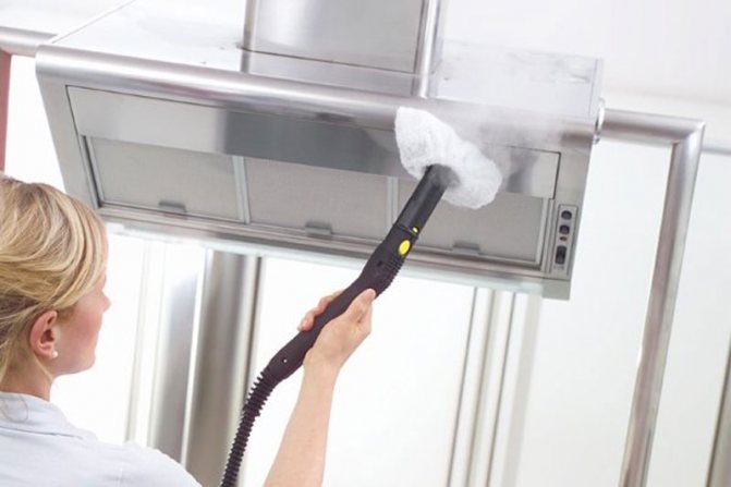 Vapeur chaude pour la propreté et le soin lors du travail