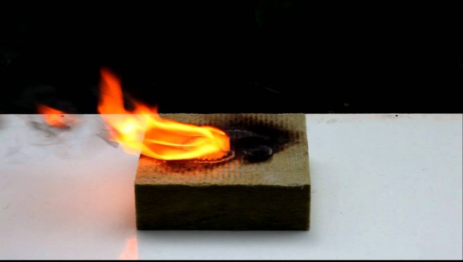 Inflammabilité de la laine minérale