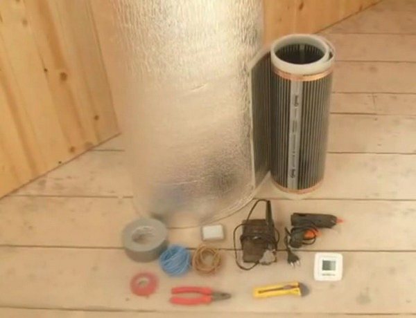 Chauffage au sol infrarouge sur le balcon sous le stratifié comme le meilleur choix