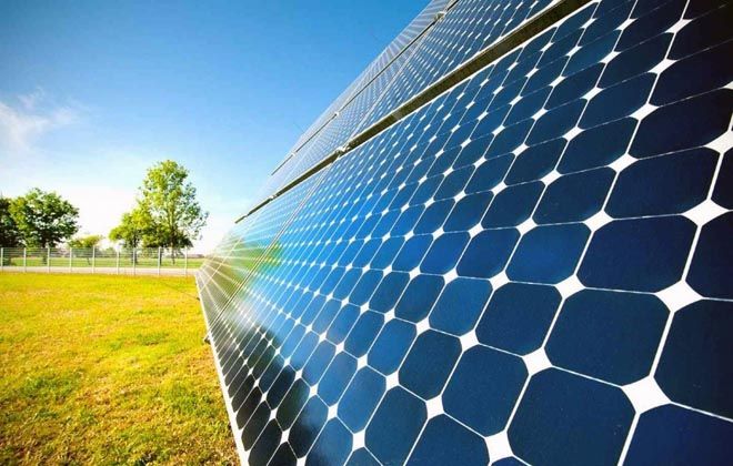 l'histoire de l'émergence des panneaux solaires