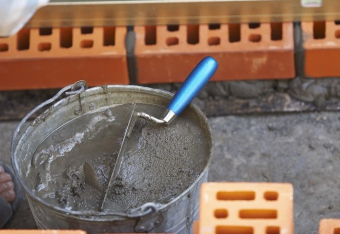 Comment imposer une brique sur un poêle en fer dans un bain