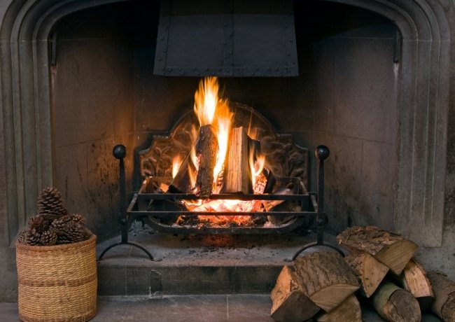 Comment bien chauffer avec du bois? 9 façons de prolonger la combustion du bois de chauffage, d'augmenter le transfert de chaleur et d'économiser du bois de chauffage