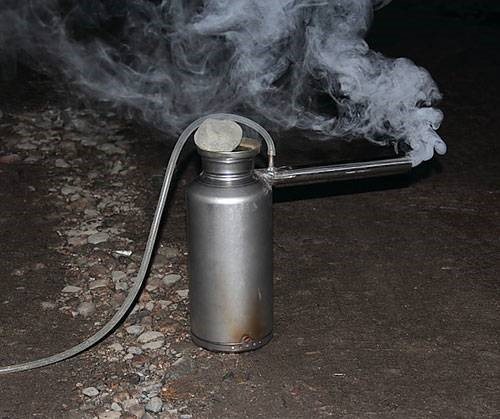 Comment faire de vos propres mains un fumoir fumé chaud et froid à partir d'un vieux réfrigérateur: instructions et caractéristiques de l'appareil