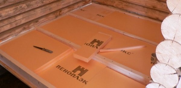 Comment isoler le sous-sol d'une maison en bois de vos propres mains