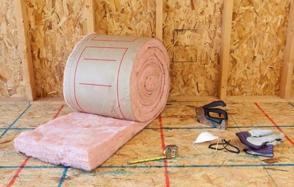 Comment isoler le sous-sol d'une maison en bois de vos propres mains