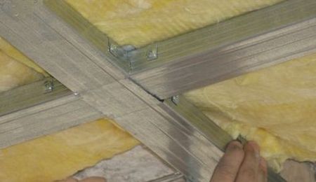 comment isoler le plafond du balcon avec de la laine minérale