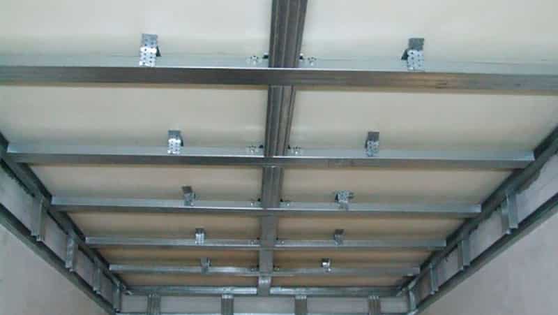 Comment isoler le plafond du balcon