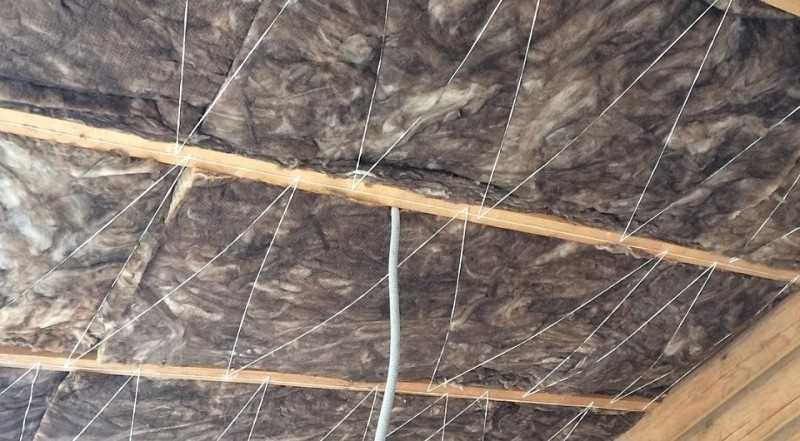 Comment isoler le plafond dans une baignoire avec un toit froid de vos propres mains
