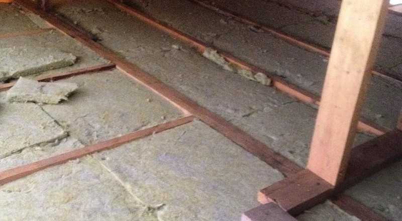 Comment isoler le plafond dans une baignoire avec un toit froid de vos propres mains