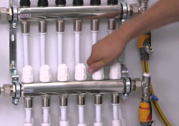 Comment expulser l'air d'un sol en eau chaude?