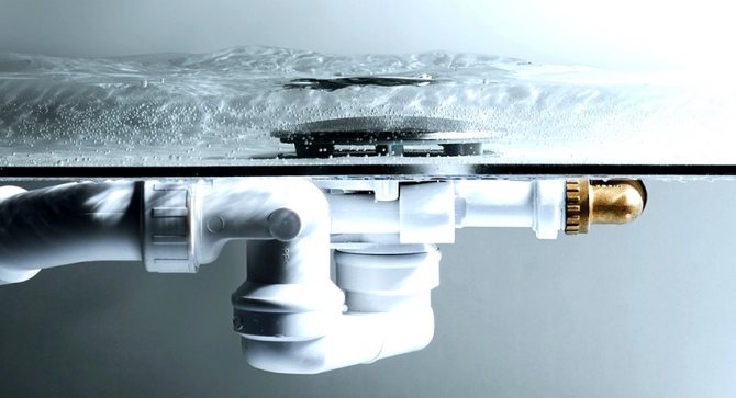 Le piège à odeurs d'égout est utilisé pour empêcher la pénétration d'odeurs désagréables dans la pièce à partir du système de drainage