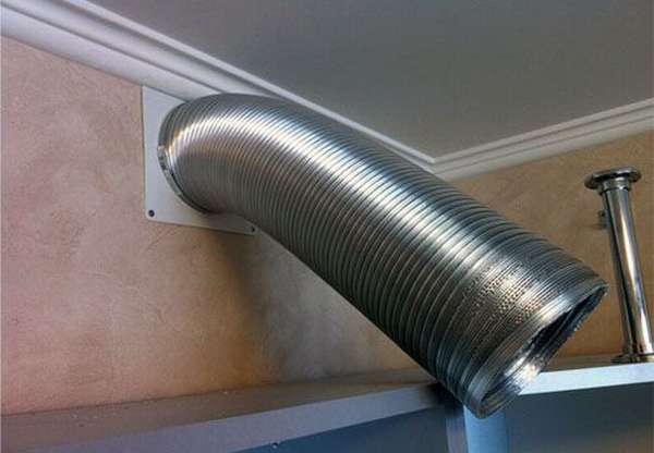 Ondulation de cuisine pour hottes: caractéristiques de la sélection et de l'installation de conduits d'air flexibles