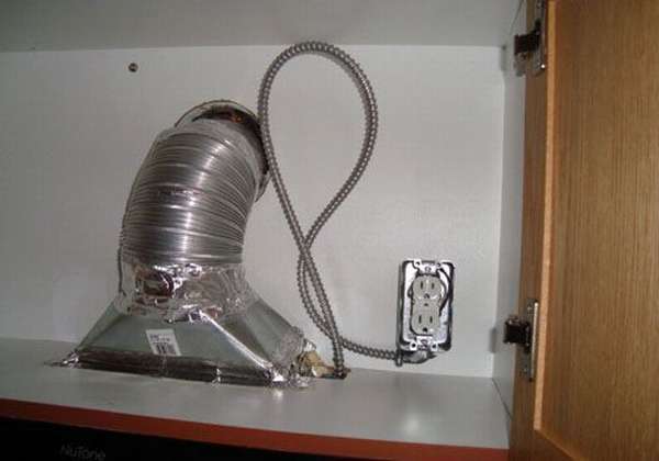 Ondulation de cuisine pour hottes: caractéristiques de la sélection et de l'installation de conduits d'air flexibles