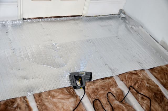La laine minérale, malgré son efficacité, peut ne pas se justifier dans la salle de bain