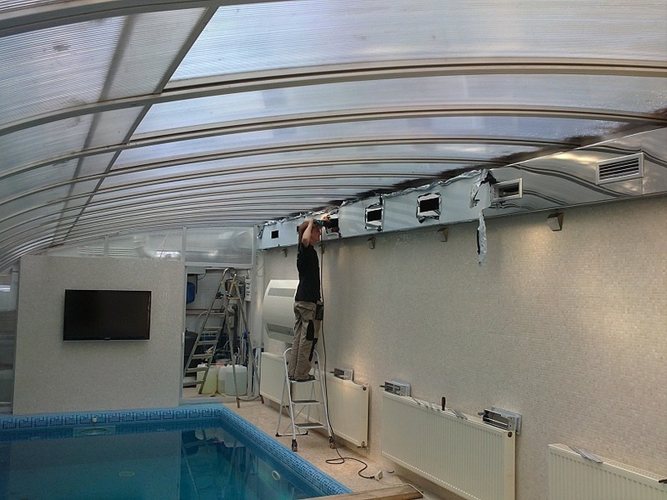 Installation de ventilation pour la piscine