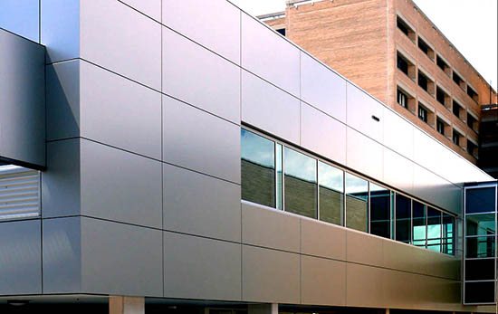 Caractéristiques des façades ventilées en panneaux composites