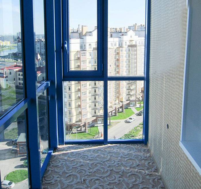 Vitrage panoramique d'un balcon: types et caractéristiques de la technologie