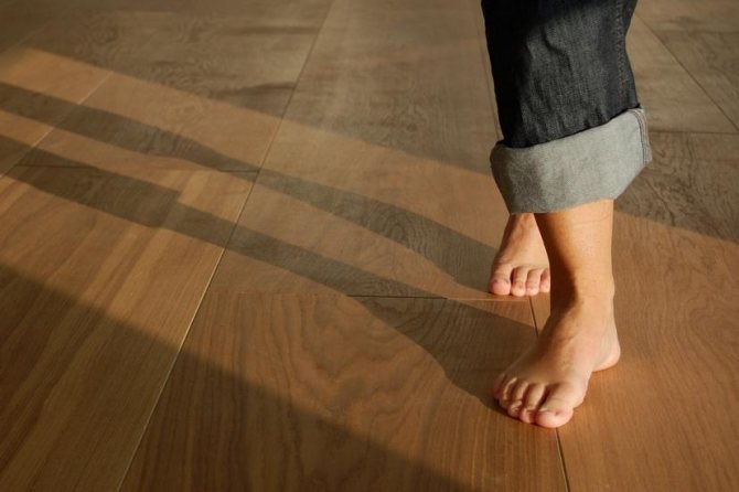 Parquet sur un sol chaleureux
