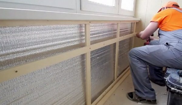 Pare-vapeur de balcon pour l'isolation