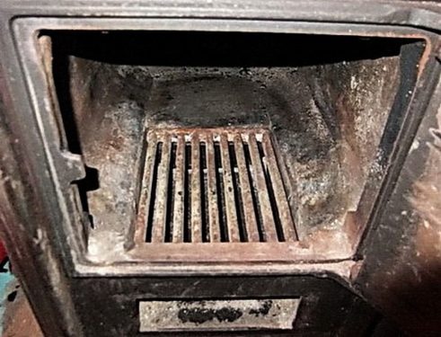 Poêle en métal à faire soi-même dans un bain en métal: dessins, grilles, portail