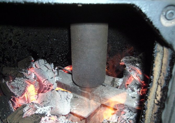 Le four à pyrolyse à charbon peut chauffer les petites et les grandes maisons