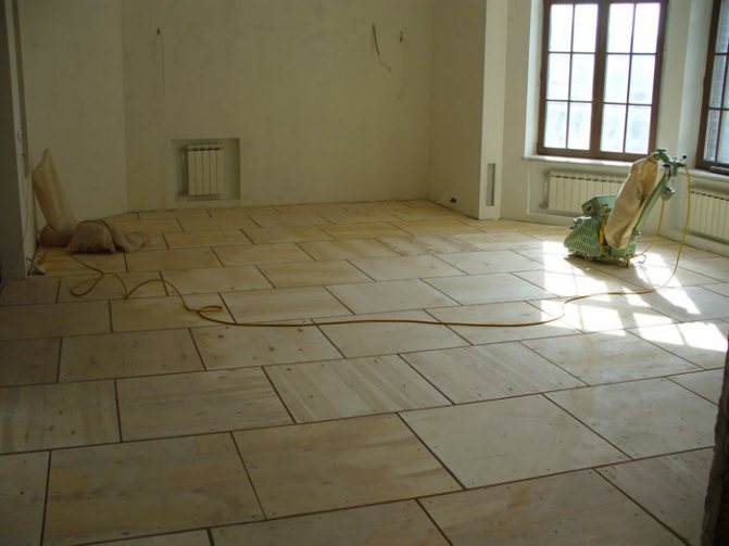 Sous-couche de contreplaqué sur plancher en bois