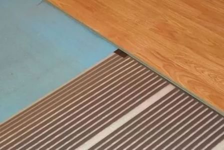Substrat sous le film de chauffage par le sol sous le stratifié