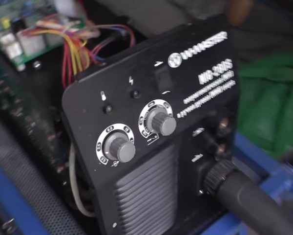 Règles pour l'entretien du dispositif semi-automatique de soudage et le nettoyage de la torche à gaz
