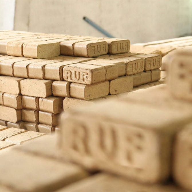 Lors du choix des combustibles solides pour les chaudières en briquettes, leur qualité et leur fabricant doivent être pris en compte.