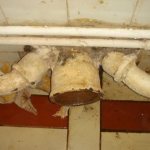 calfeutrer les tuyaux en fonte