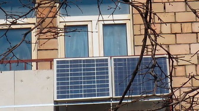 Panneaux solaires sur le balcon