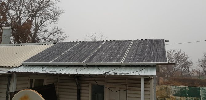 panneaux solaires sur le toit
