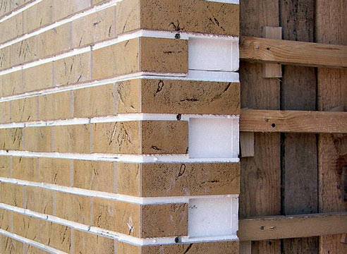 Technologie d'isolation façade humide: nous réalisons l'isolation étape par étape en utilisant la technologie de façade humide