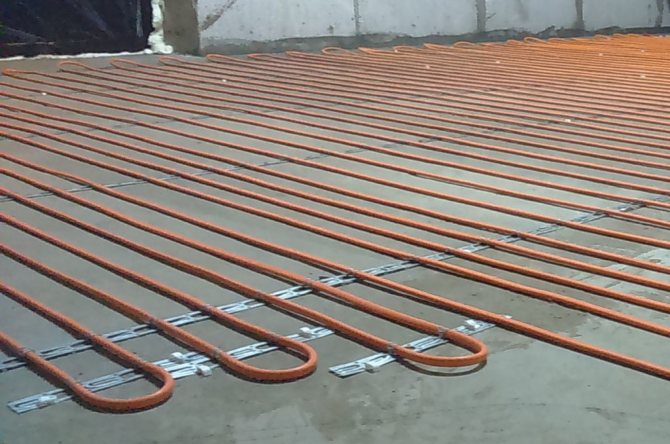 Plancher chaud: combien d'électricité consommera-t-il et comment économiser?