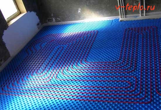 plancher d'eau chaude avant que la chape ne soit coulée