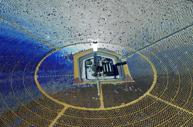 Centrale solaire thermique en Espagne (ville de Séville)