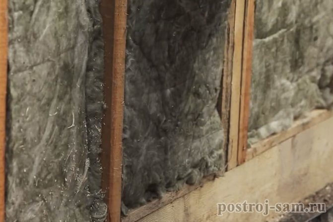pose d'isolant dans les murs
